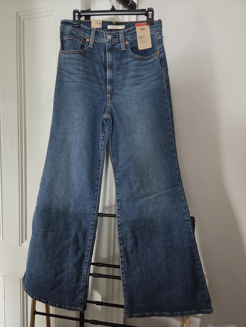 NWT Levi’s Premium Ribcage Bell Jeans – High Rise Flare